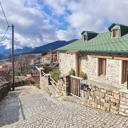 Villa The House In The Cobbled Road Karpenísion Exterior foto